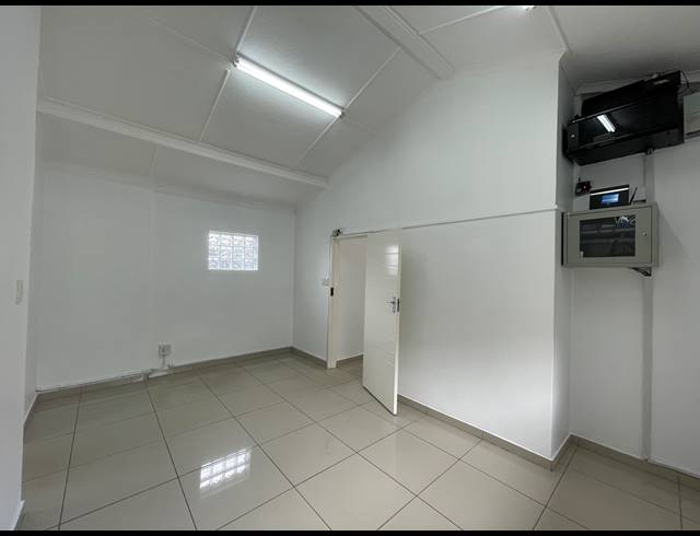 200M² OFFICE TO LET IN PARKDENE